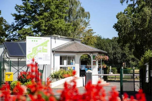 Camping Onlycamp Des Halles Decize Bagian luar foto