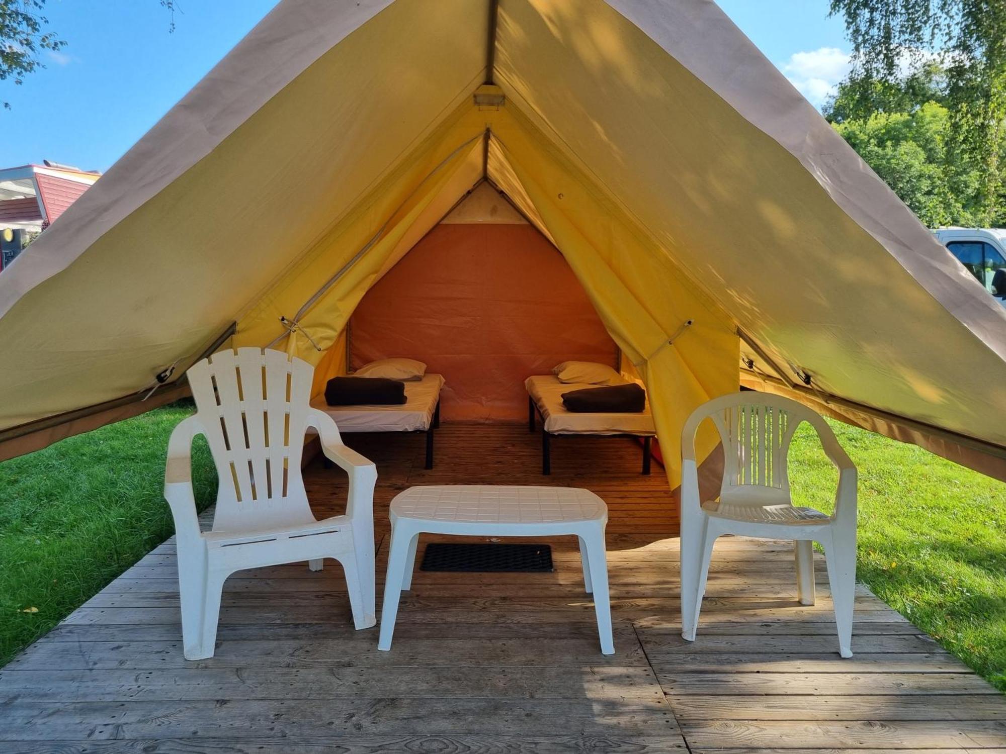 Camping Onlycamp Des Halles Decize Bagian luar foto