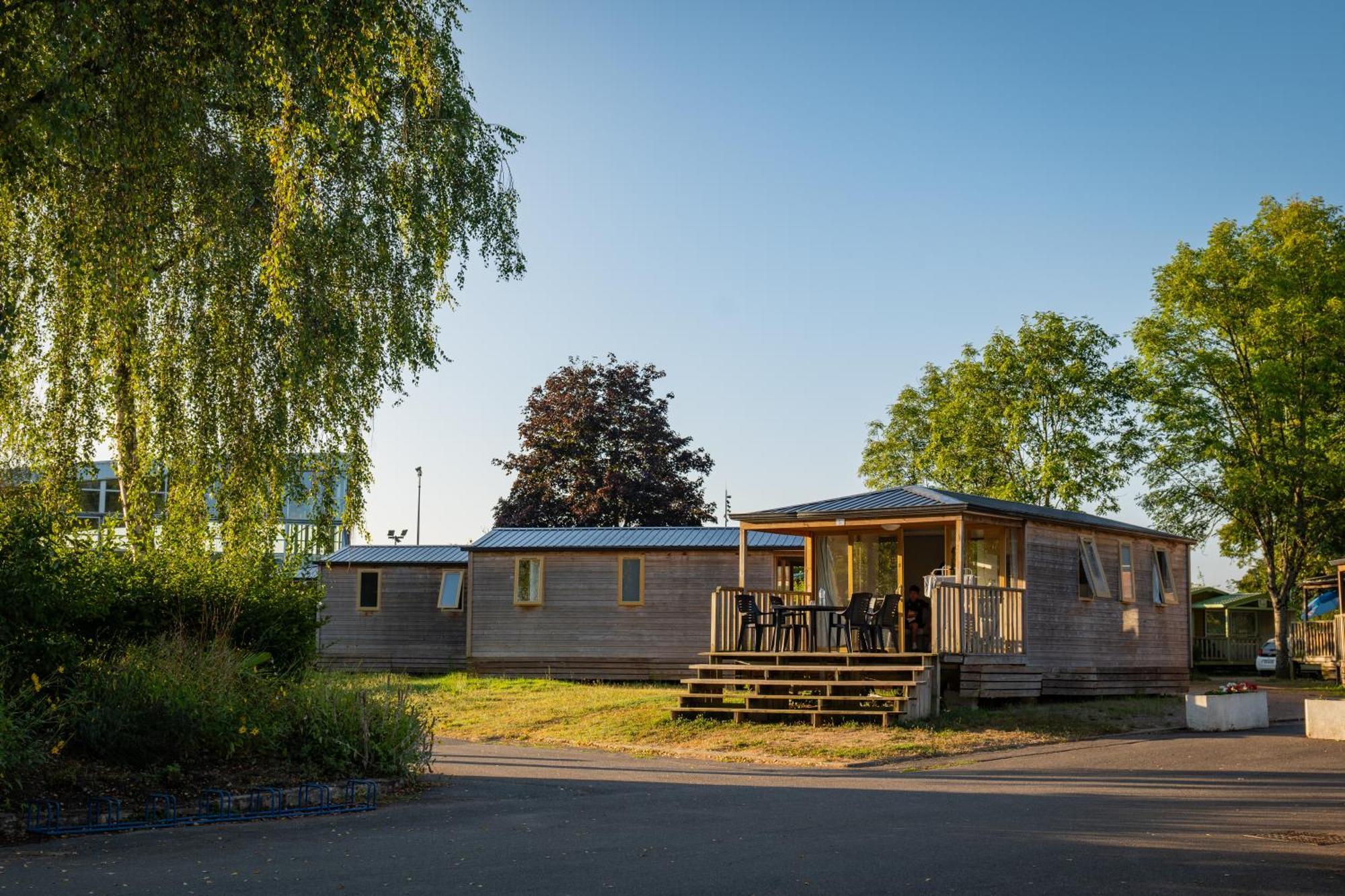 Camping Onlycamp Des Halles Decize Bagian luar foto